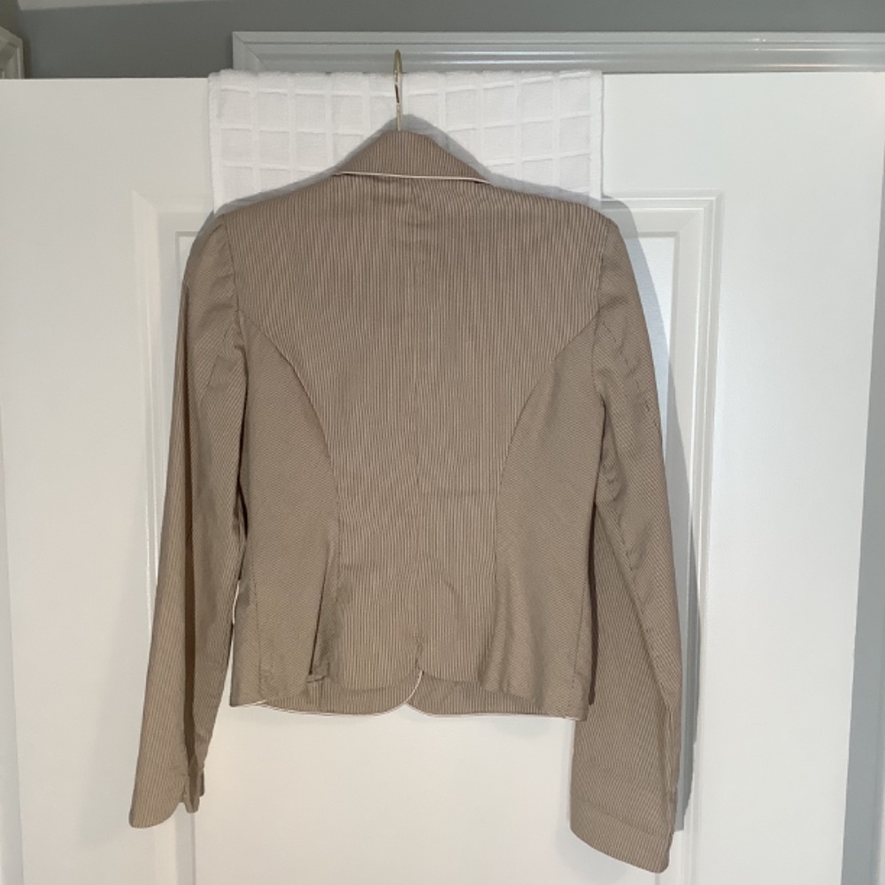 Candies Junior’s 2Piece Pin Stripe Pant Suit Tan Size Blazer (L) Pants (11) - Picture 3 of 10